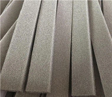 Vadītspējīga putu lente